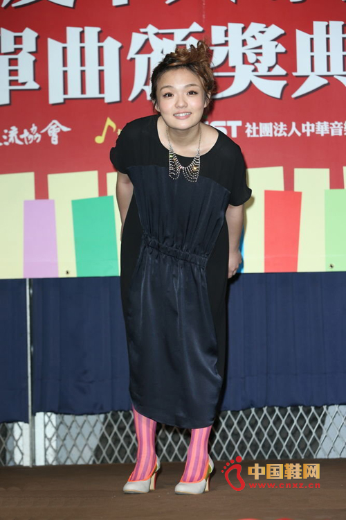 徐佳莹备战金曲盛事 透露将穿超高的高跟鞋