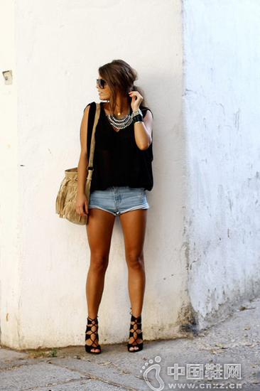 ɫѩ+ţж̿+ɫ߸Ь+ɫյ++̫