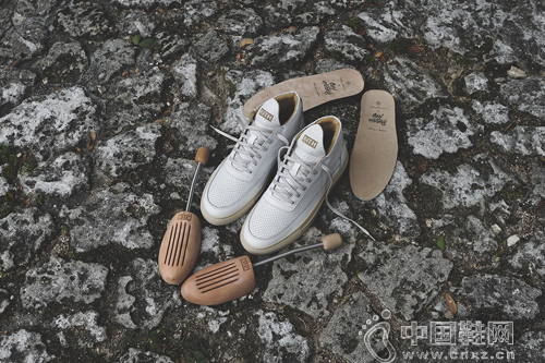 Ronnie Fieg  Filling Pieces (lin)ϵ