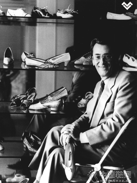 Mario Valentino ϸЬ