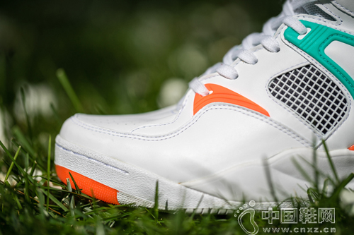 Titolo x Reebok Pump 25 Ь