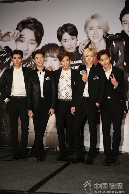 UNIQ