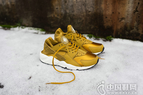 Nike Air Huarache Run Bronzine ɫ