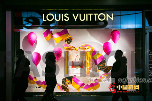 Louis Vuitton · Fendi ҵ