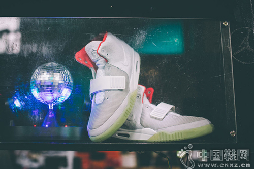 Nike Air Yeezy 2 Grey