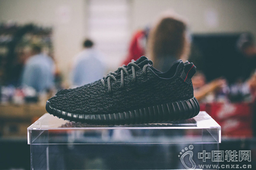 adidas Originals Yeezy Boost 350 Black