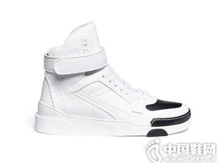 GIVENCHY ƤƴɫͲ˶Ь