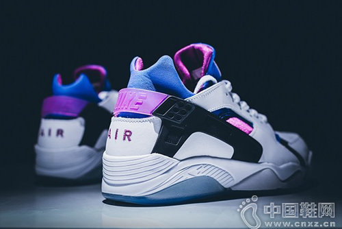 Nike Air Flight Huarache LowBold Berryɫ