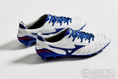 Mizuno Morelia Neo