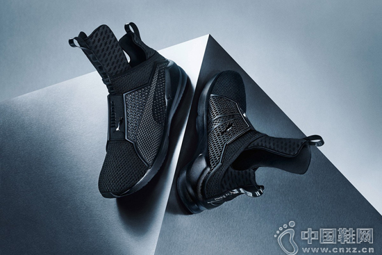 Rihanna ʾ Puma Fenty Trainer Ьʽ