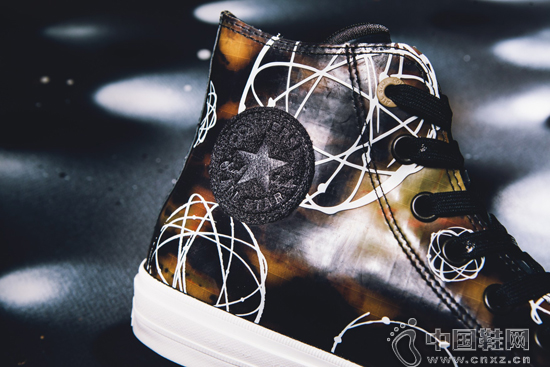 Futura x CONVERSE Chuck Taylor All Star II Ь