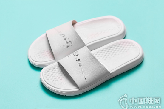 Ů߶עĿ - Nike Benassi Lux ϵϼ