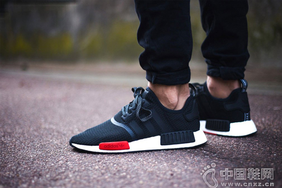 Adidas Originals NMD_R1 W Footlocker (d)ռɫ