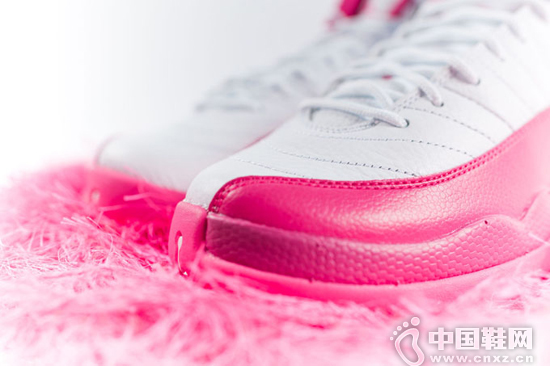 Air Jordan 12 GSVivid Pinkɫ