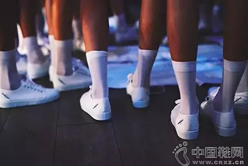 Ь˿ӣִѵӦֹڳУ԰?