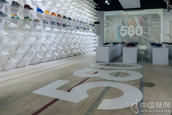 New Balance 580ϵ20o(j)Pop-up Gallery