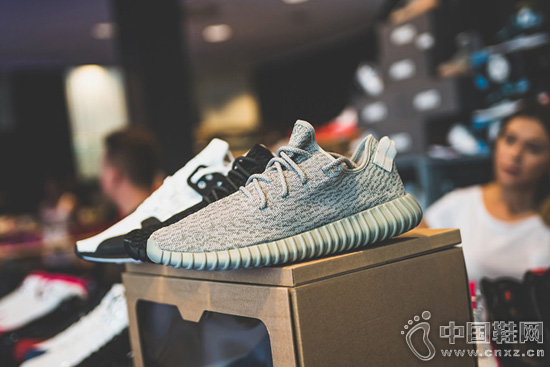 Adidas YEEZY Boost 350 Turtle Dove