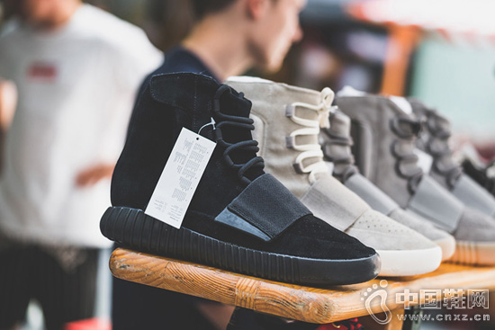 Adidas YEEZY 750 Boost Black 