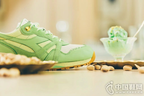 Feature  Diadora N.9000 (lin)eעɫ