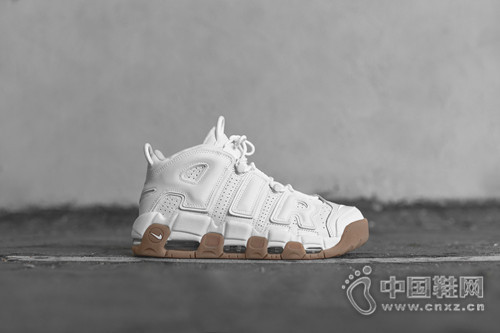 Nike Air More UptempoWhite/Gumɫ