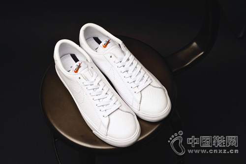  fragment design x NikeLab ȫ Air Zoom Tennis Classic AC ϵ