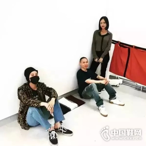 Ȩ־ĴЬСĻ һСľǹʷ