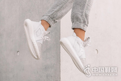 ŮռAdidas Originals Tubular Defiant ȫɫ