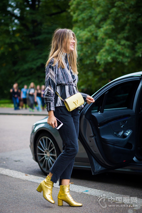 ߸ЬҲԼʱ - 㻹һ˫ָЬ