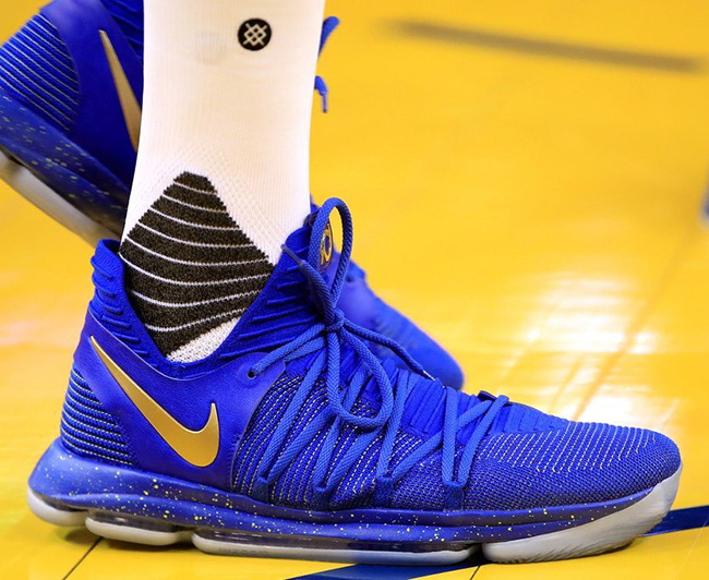 NBA 总决赛除了篮球本身,球星们脚上的球鞋同